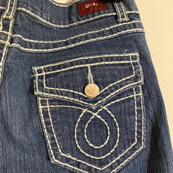 U - 51 Straight Leg Distressed Embroidered Jeans - Size 5/6 - Picture 6 of 8